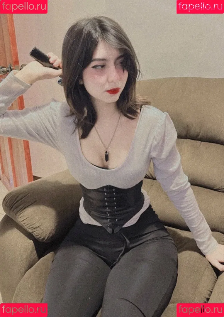 Elain3uwu Onlyfans Photo Gallery 