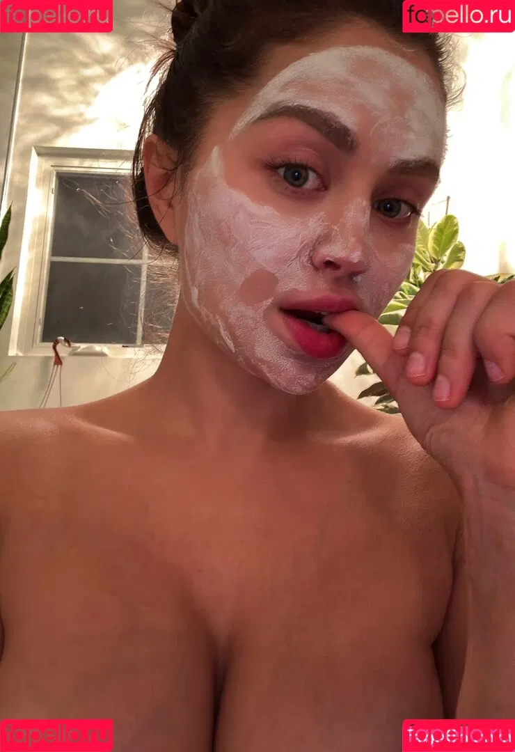 mira_nowhere Onlyfans Photo Gallery 
