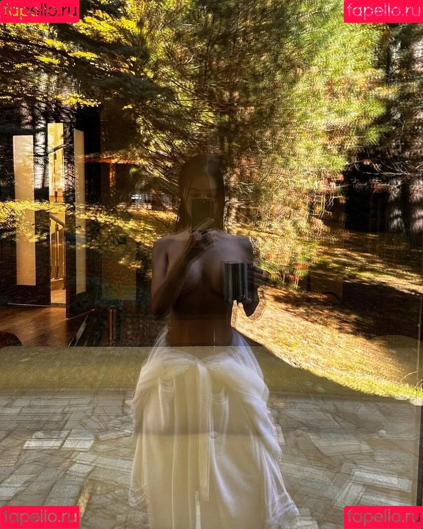 mira_nowhere Onlyfans Photo Gallery 