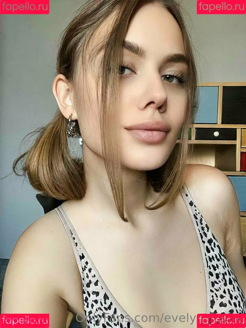 evelyn_lovve Onlyfans Photo Gallery 