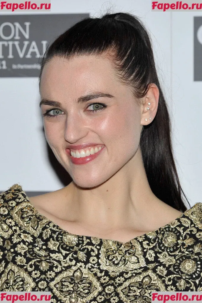 Katie McGrath Onlyfans Photo Gallery 