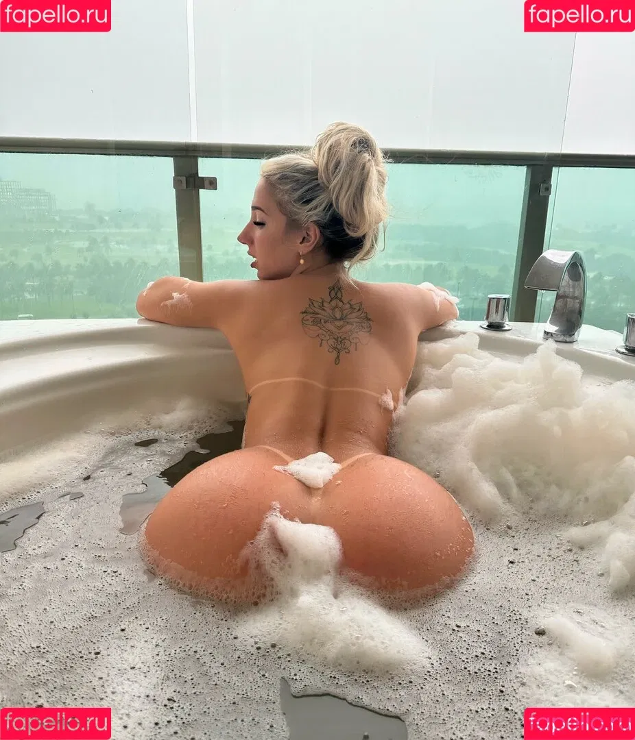 Isadora Vale Dezoitou Onlyfans Photo Gallery 
