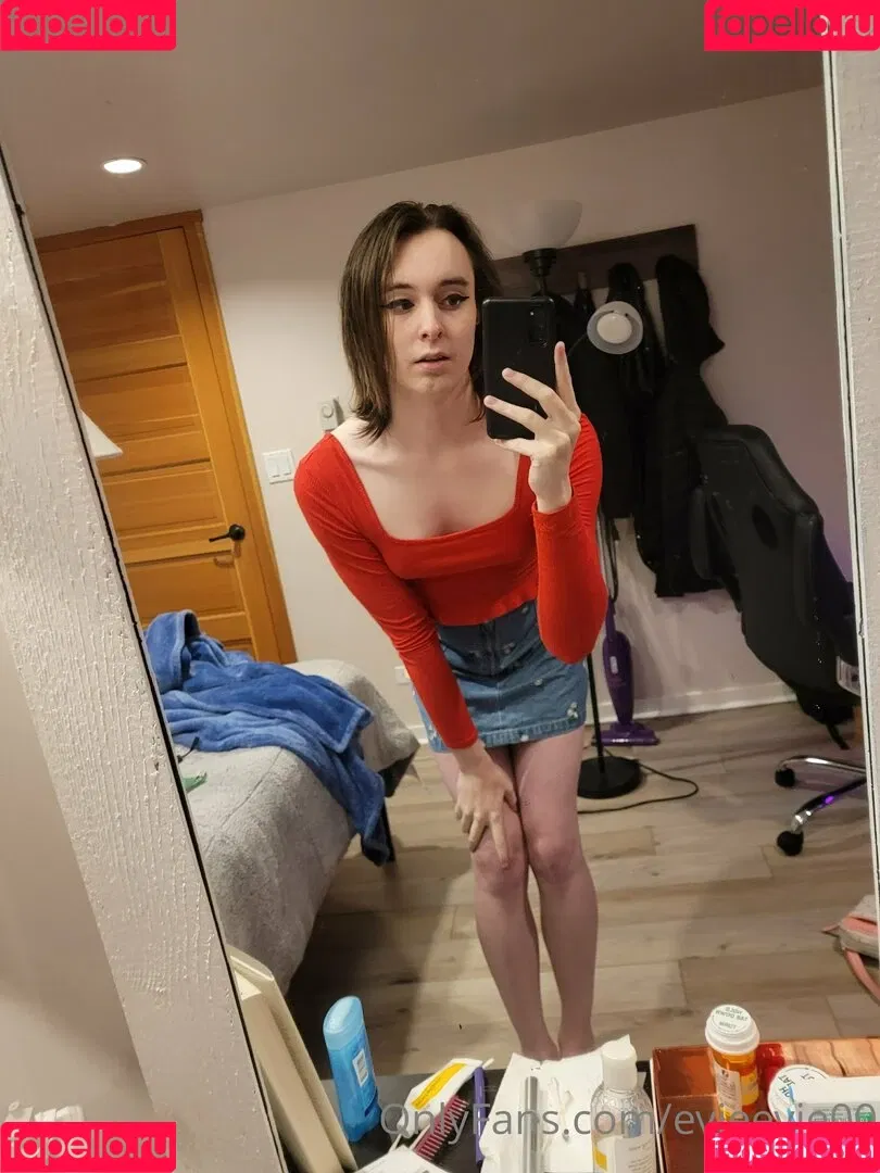evieevie00 Onlyfans Photo Gallery 