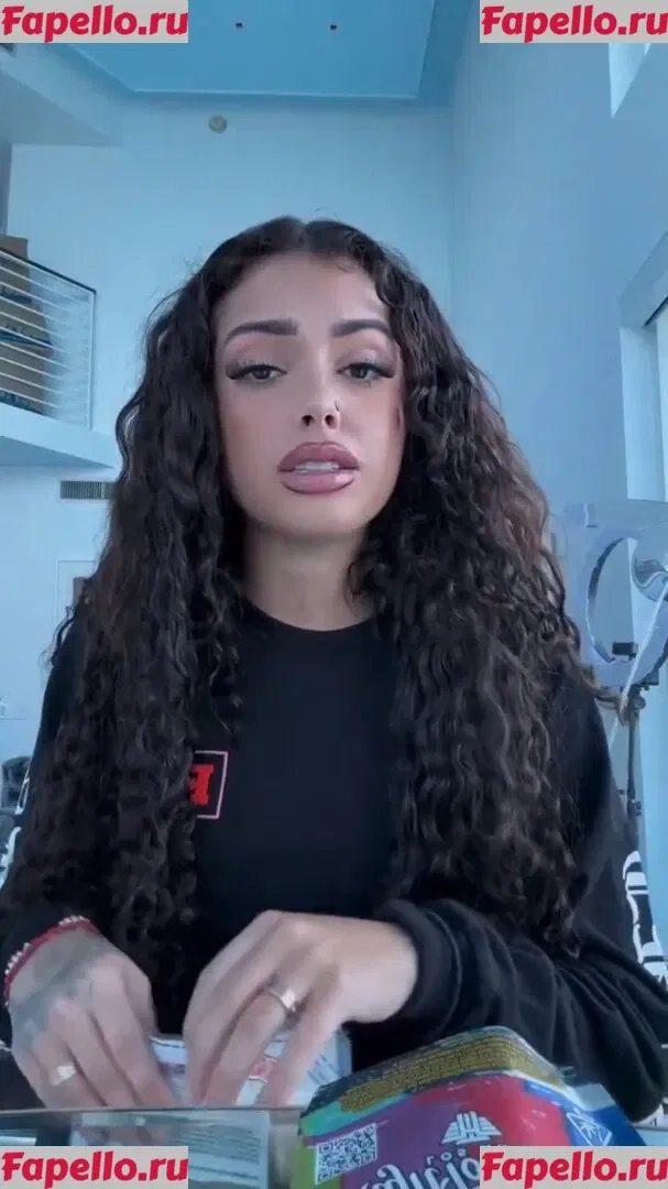 Malu Trevejo Onlyfans Photo Gallery 