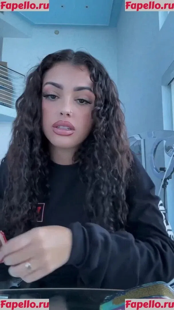 Malu Trevejo Onlyfans Photo Gallery 