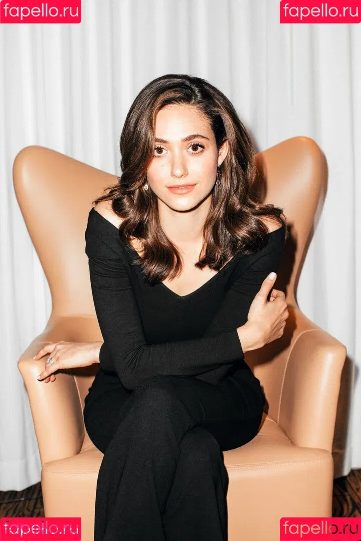 Emmy Rossum Onlyfans Photo Gallery 