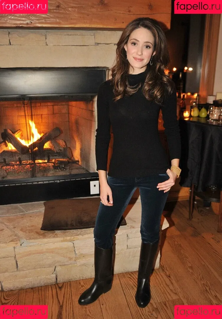 Emmy Rossum Onlyfans Photo Gallery 