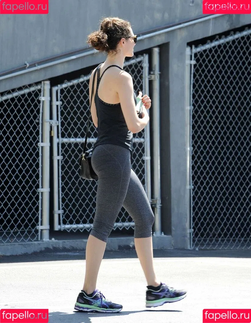 Emmy Rossum Onlyfans Photo Gallery 
