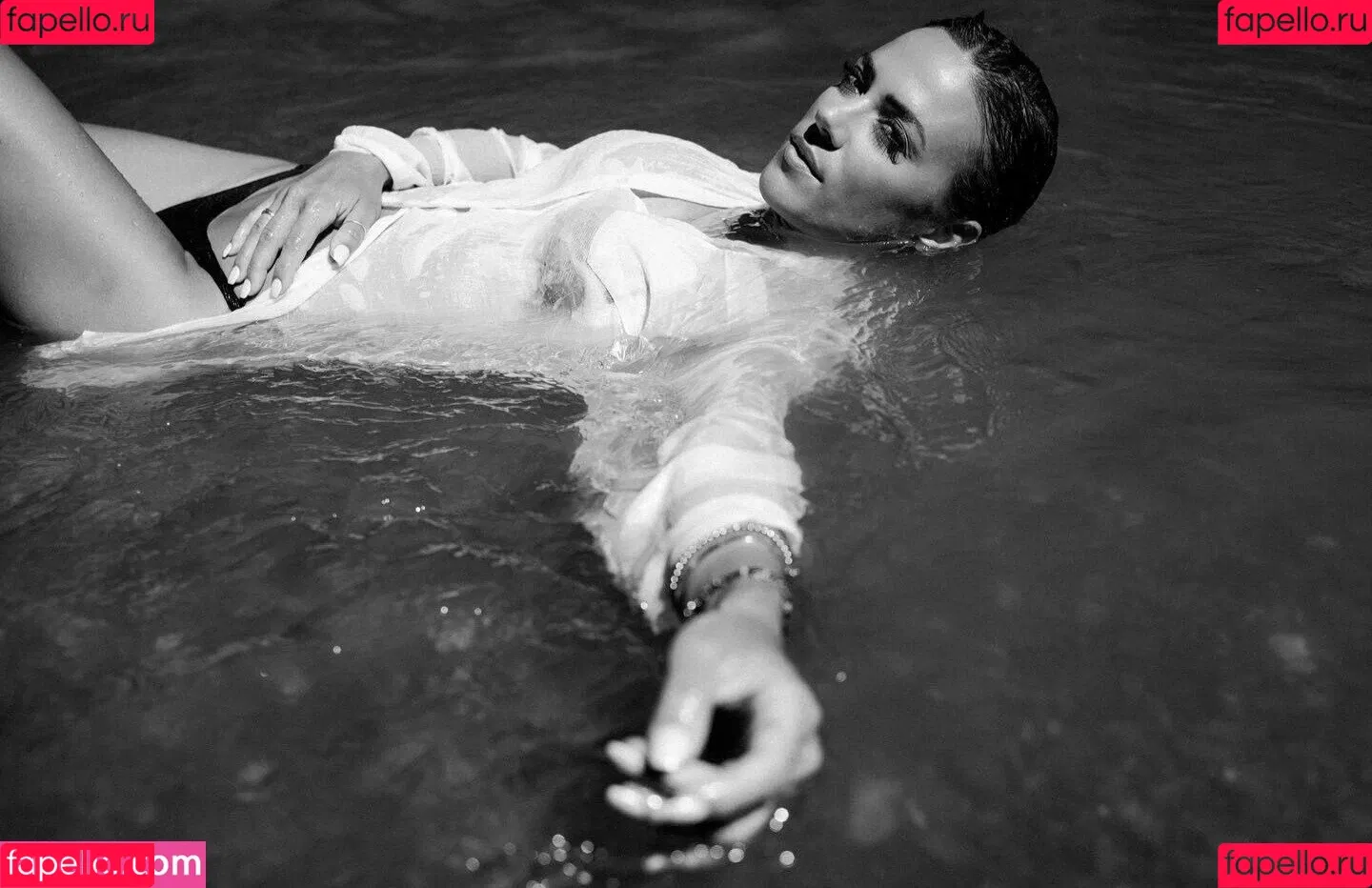 Jana Kramer Onlyfans Photo Gallery 
