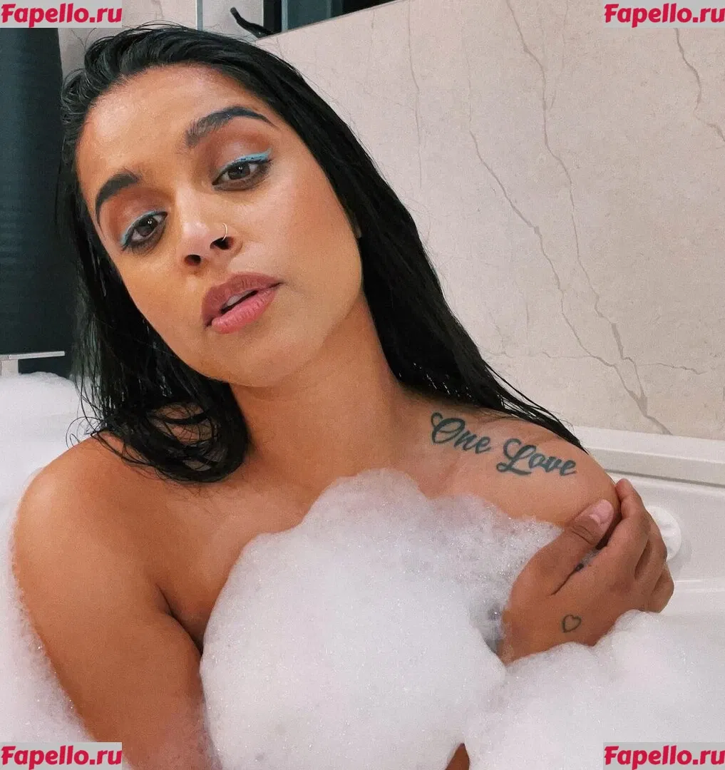 Lilly Singh Onlyfans Photo Gallery 