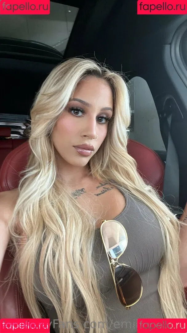 Emilyy Wild Onlyfans Photo Gallery 