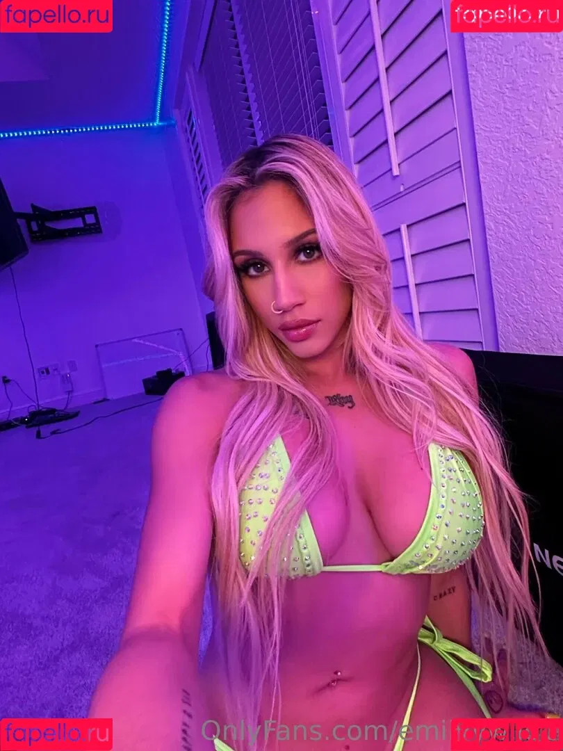 Emilyy Wild Onlyfans Photo Gallery 