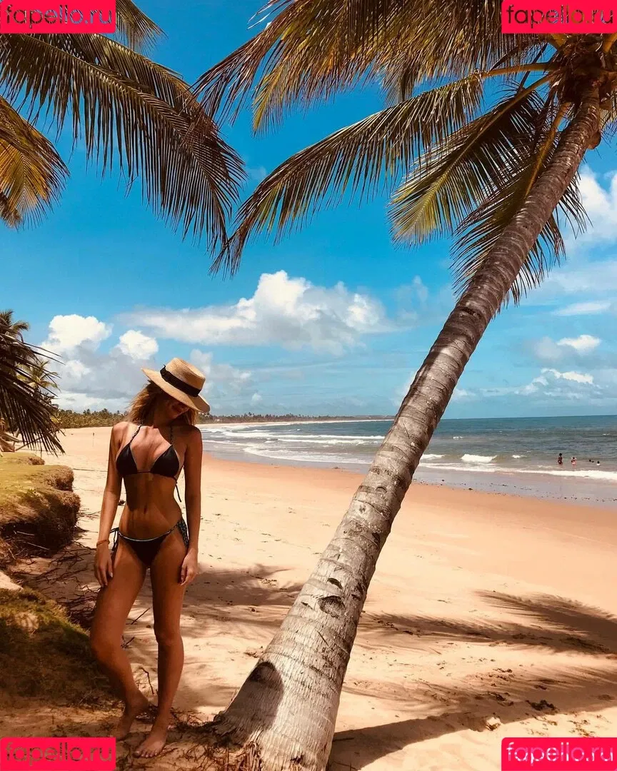 Maria Eugênia Suconic Onlyfans Photo Gallery 