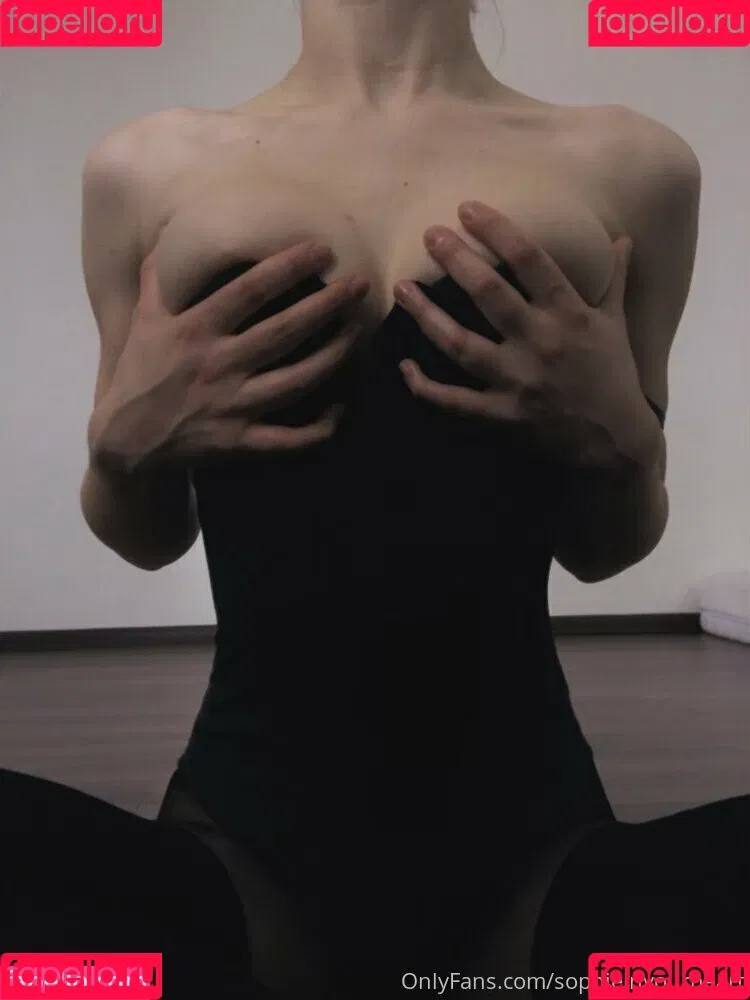 sophieinyourheart Onlyfans Photo Gallery 
