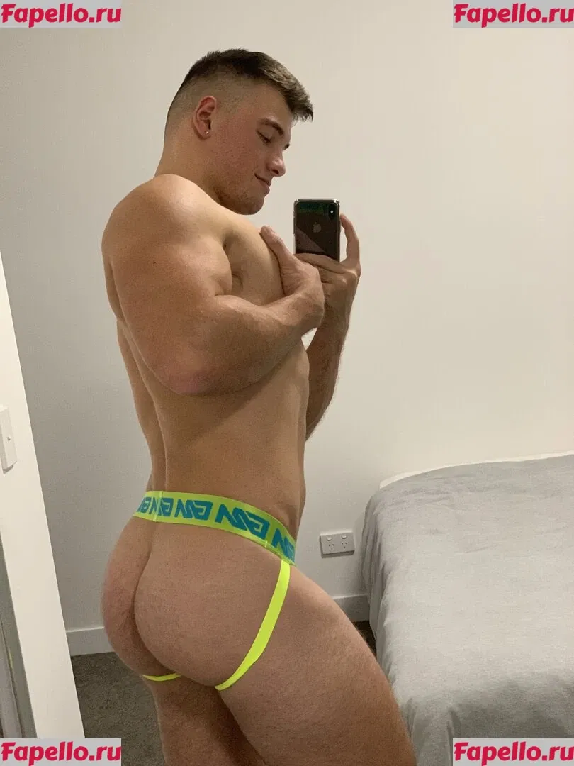 maxsmall Onlyfans Photo Gallery 