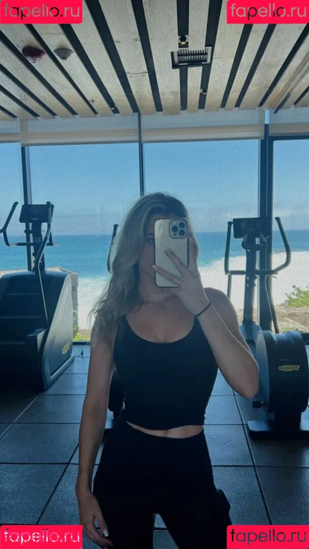 Lindsay Brewer Onlyfans Photo Gallery 