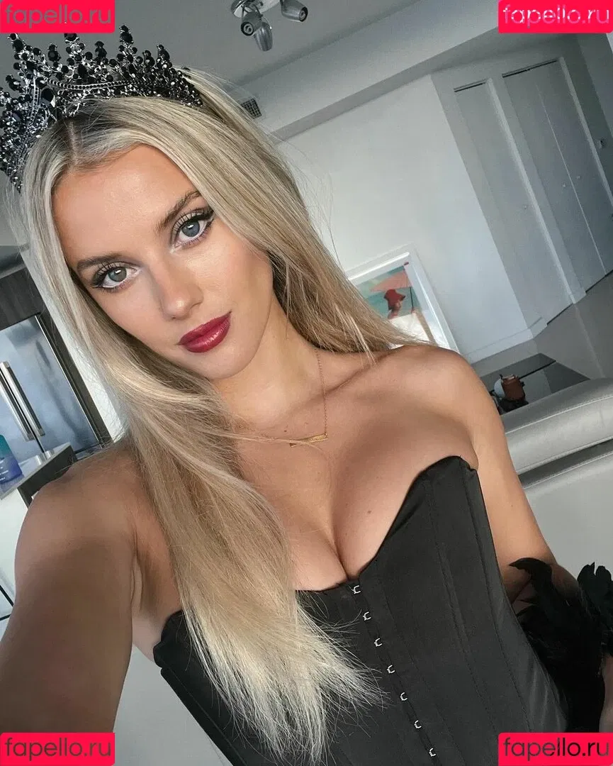 Lindsay Brewer Onlyfans Photo Gallery 