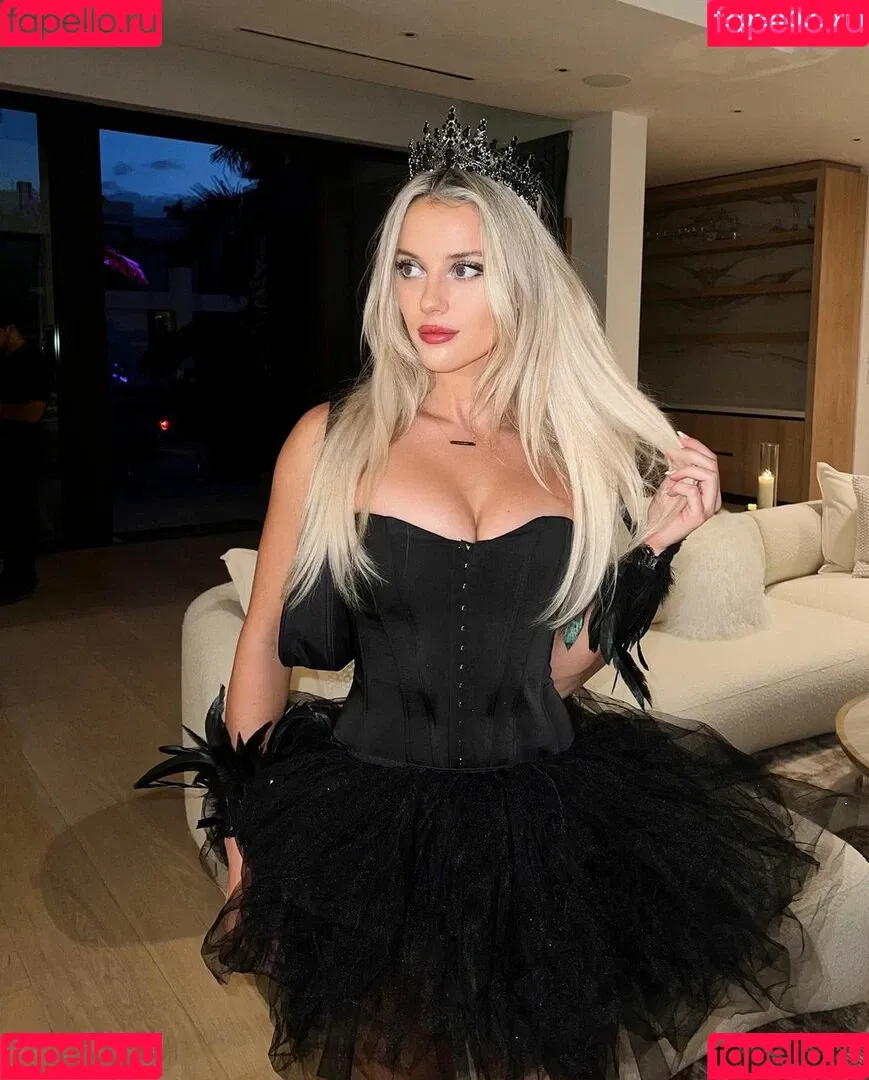 Lindsay Brewer Onlyfans Photo Gallery 