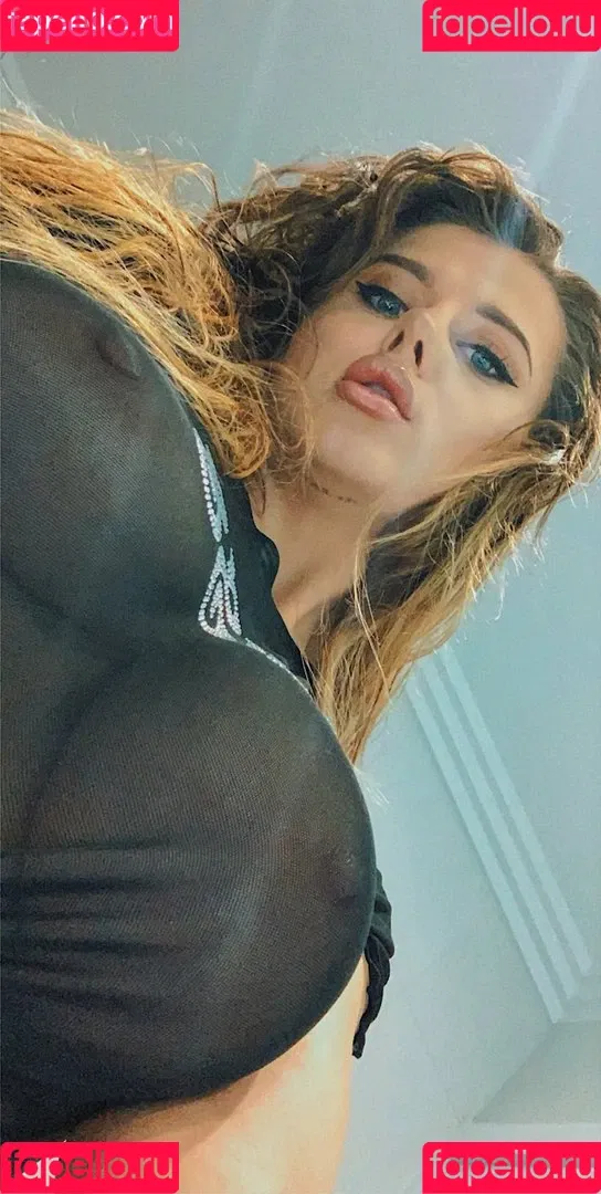 MFC Murka Onlyfans Photo Gallery 