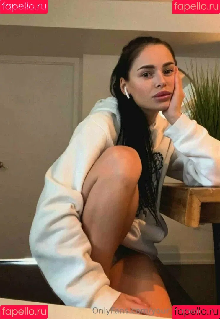 your_milamoore Onlyfans Photo Gallery 