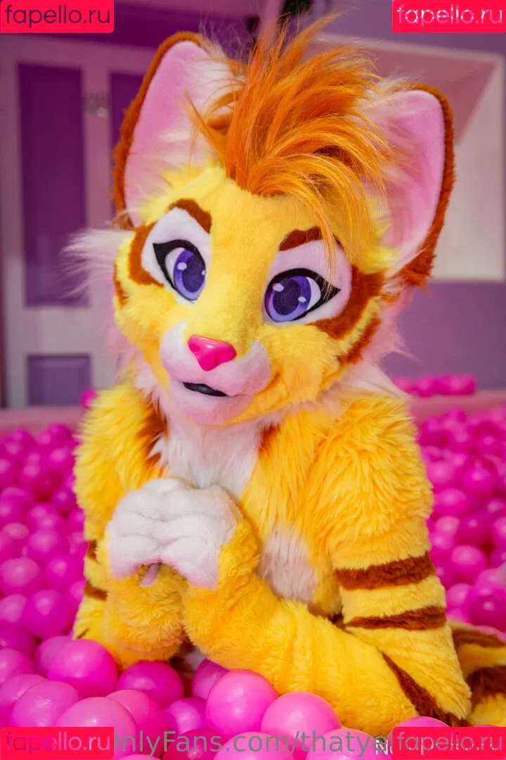 thatyellowkitty Onlyfans Photo Gallery 