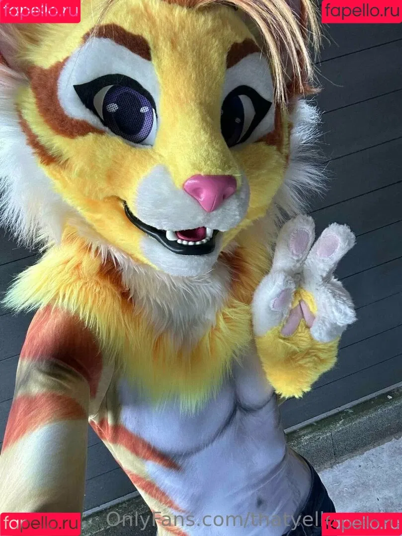 thatyellowkitty Onlyfans Photo Gallery 