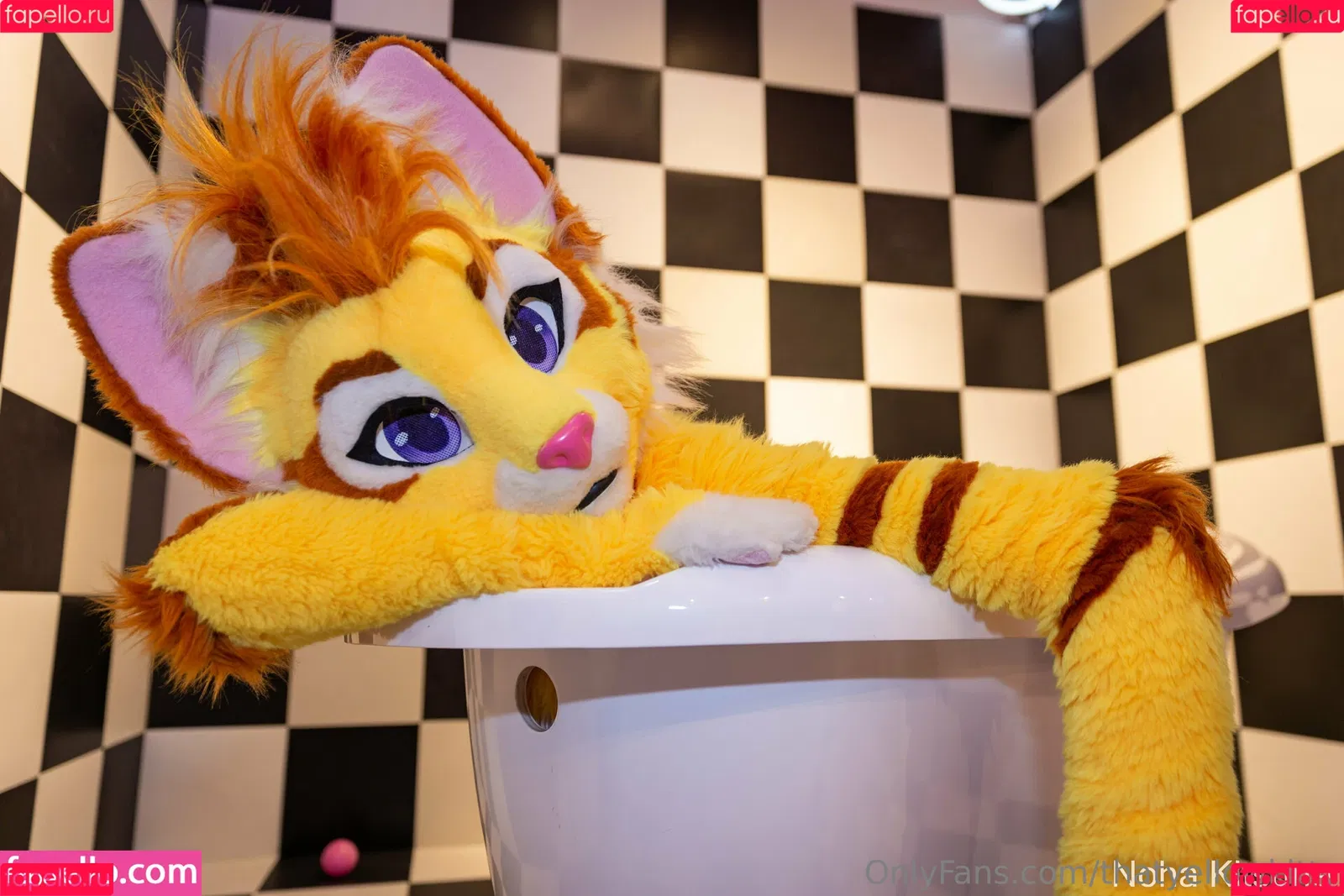 thatyellowkitty Onlyfans Photo Gallery 