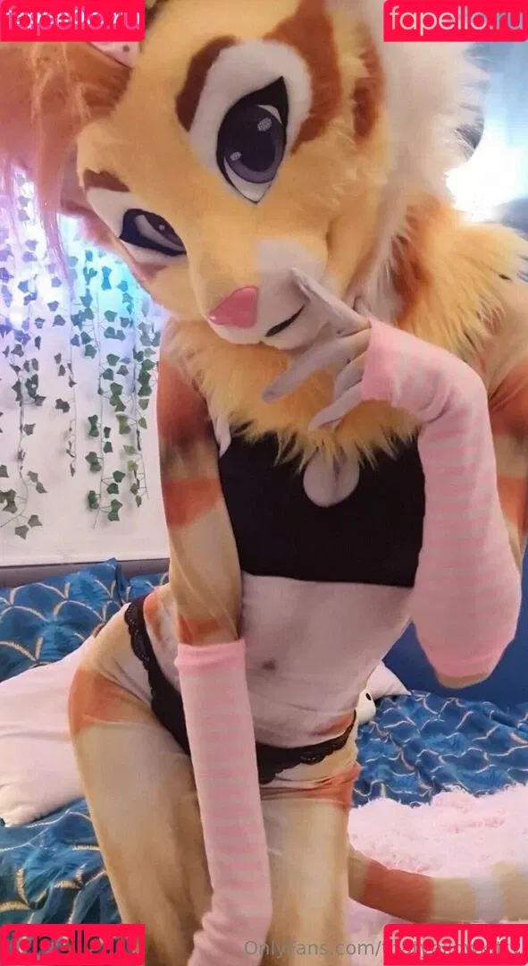 thatyellowkitty Onlyfans Photo Gallery 