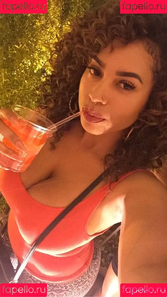 Lipstickthvg Onlyfans Photo Gallery 