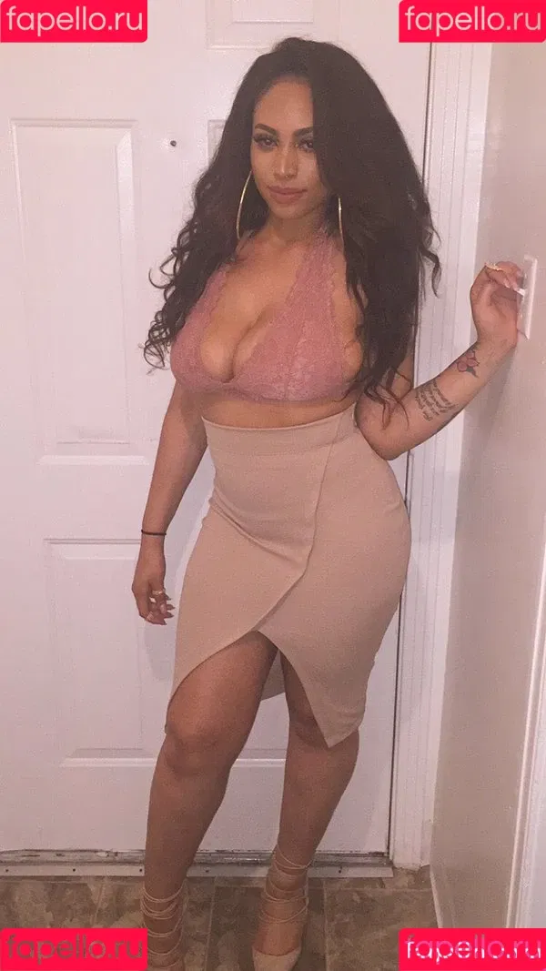 Lipstickthvg Onlyfans Photo Gallery 