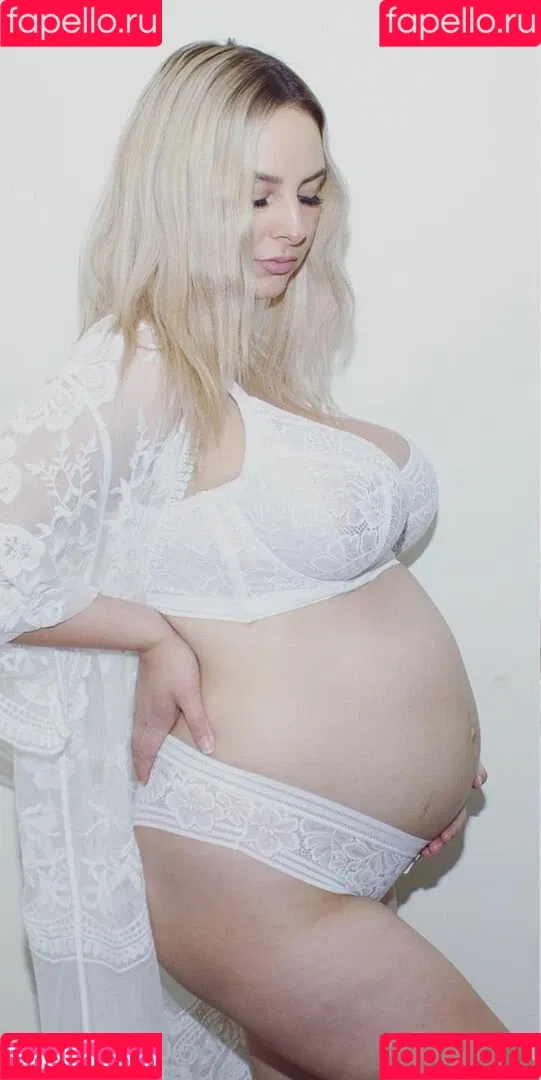 RachelElizabeth Onlyfans Photo Gallery 