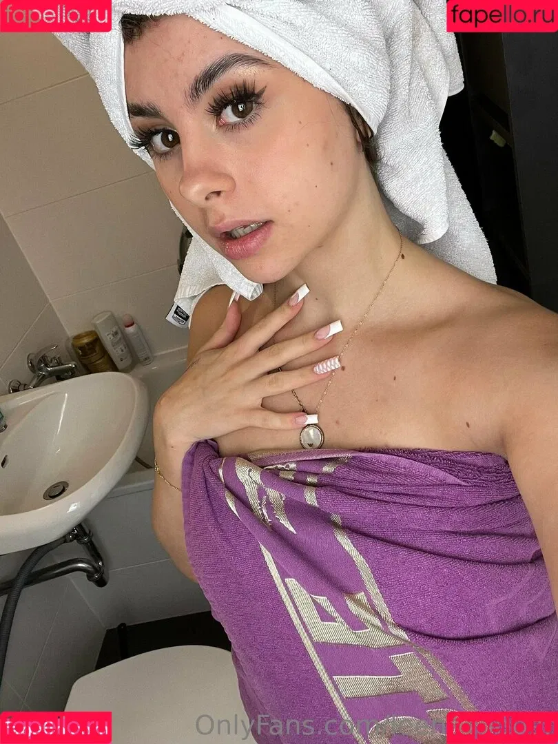 leenathecutest Onlyfans Photo Gallery 