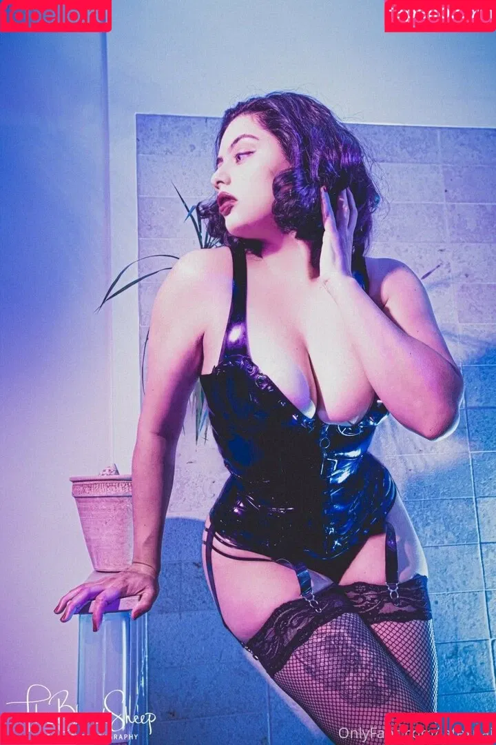 latexnai Onlyfans Photo Gallery 