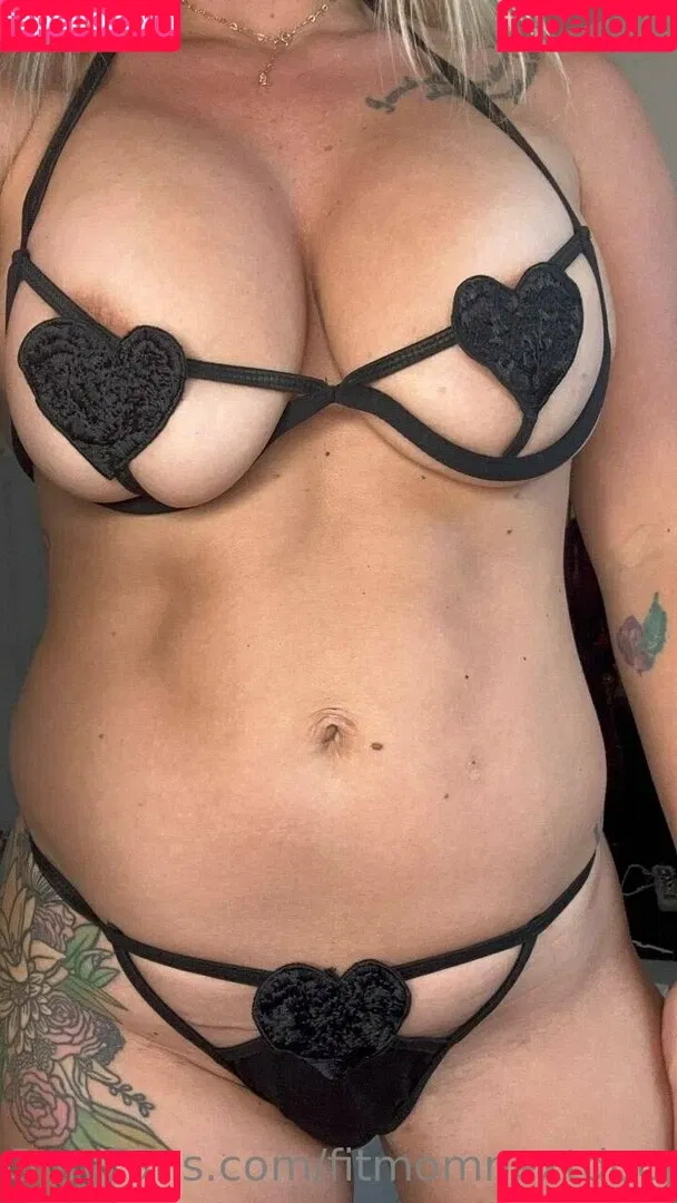 fitmomnextdoor Onlyfans Photo Gallery 