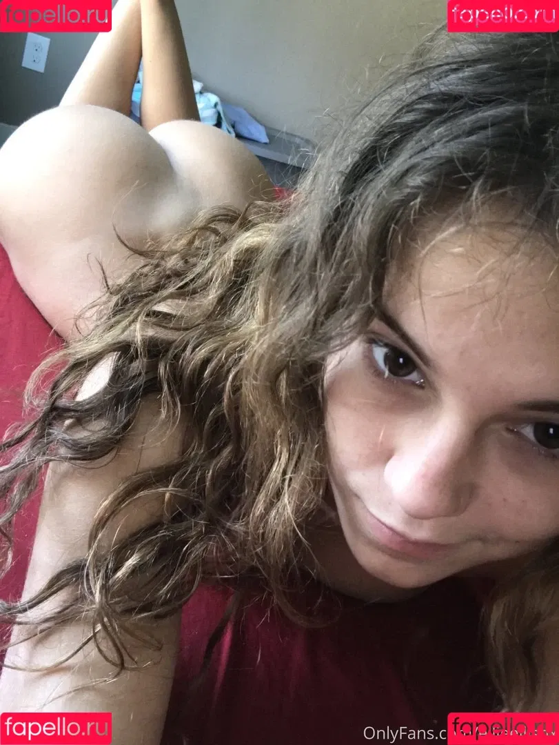 EllieEilishX Onlyfans Photo Gallery 