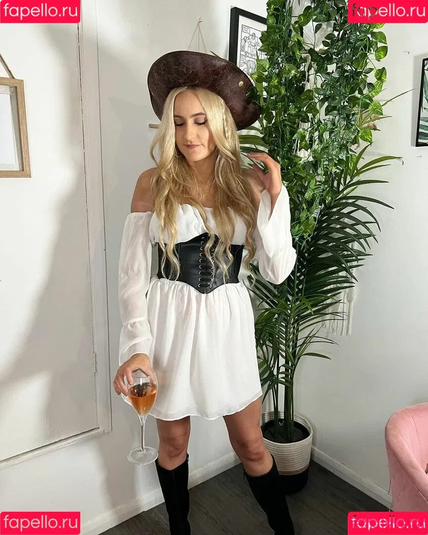 Ellierose Kelly Onlyfans Photo Gallery 