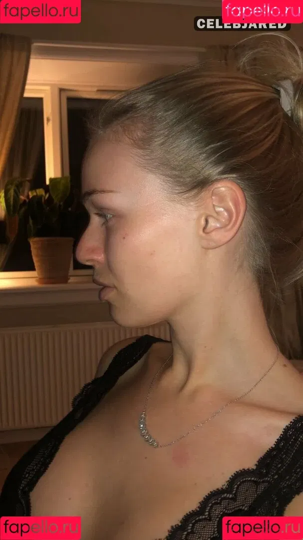 Frederikke Bach Onlyfans Photo Gallery 