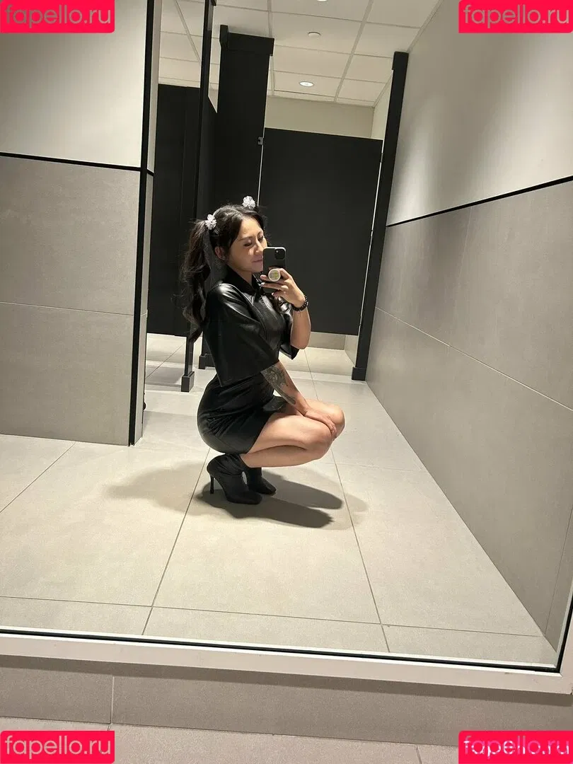 Yinsu Collins Onlyfans Photo Gallery 