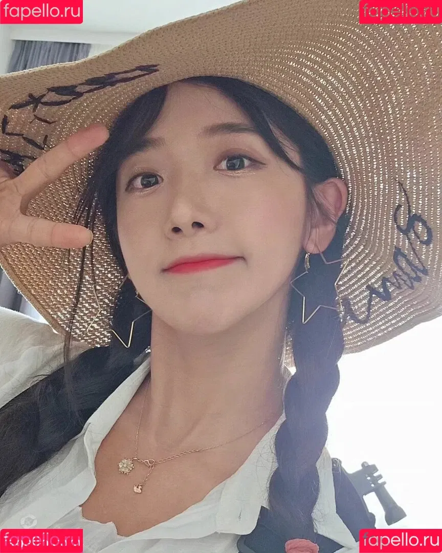 jinnytty Onlyfans Photo Gallery 