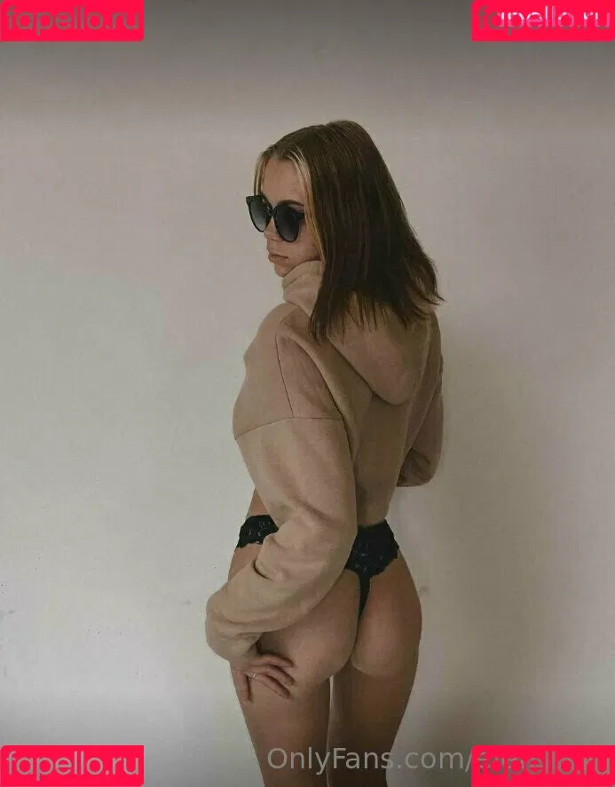 elenstarr Onlyfans Photo Gallery 