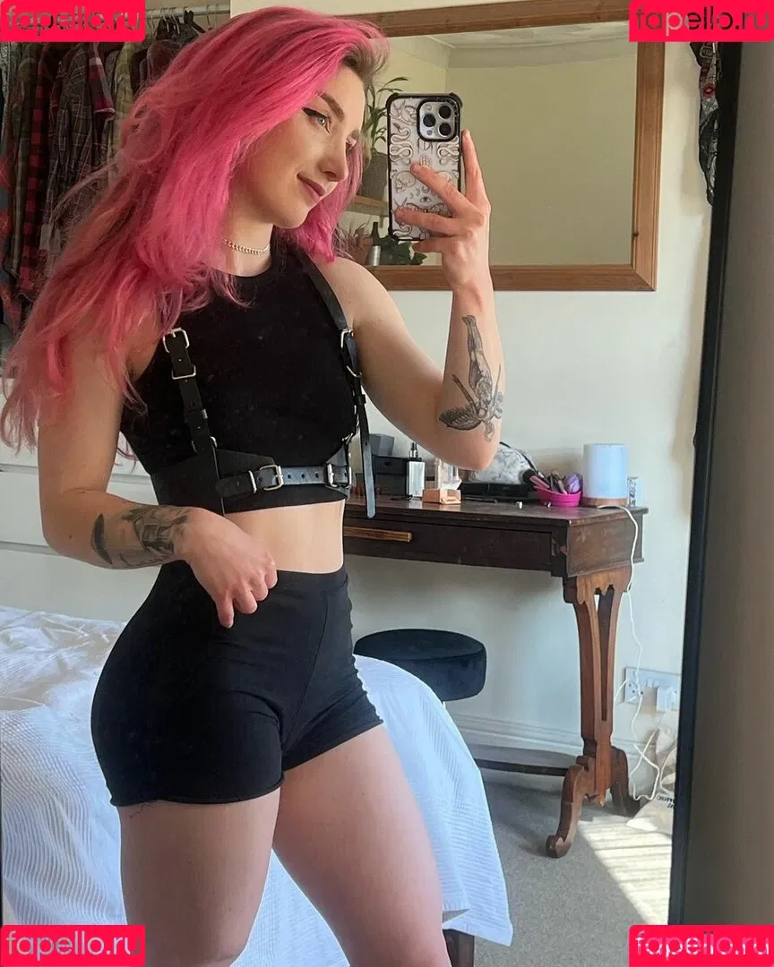 Sophie Burrell Onlyfans Photo Gallery 