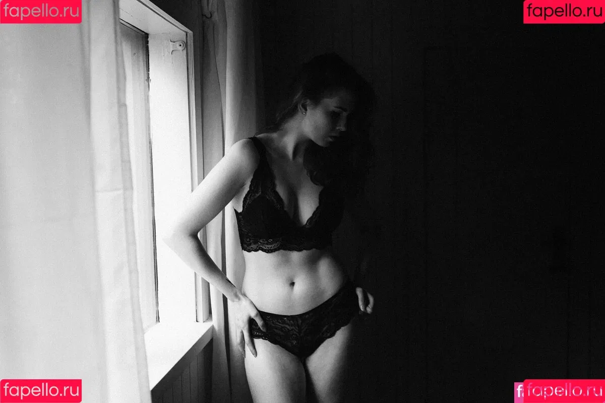 Icelandic Selkie Onlyfans Photo Gallery 