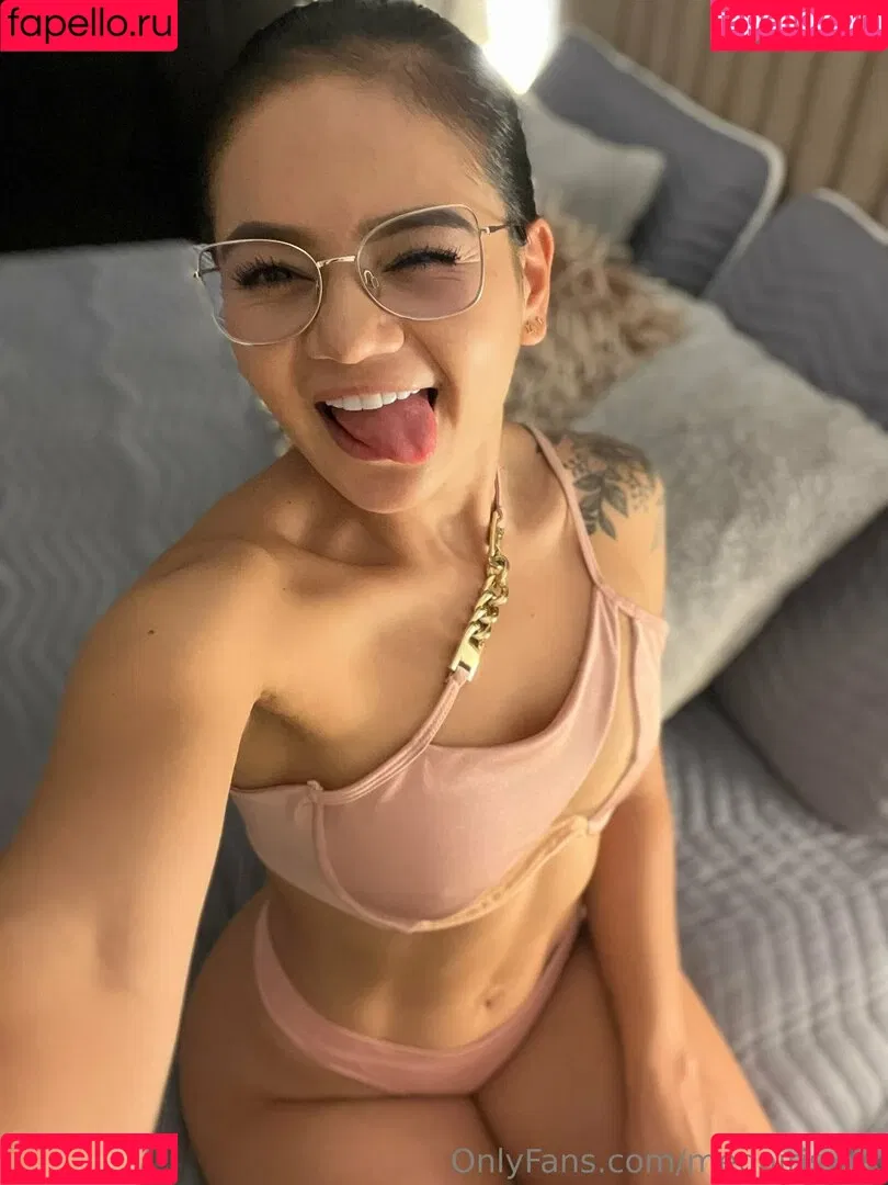 megairisxxx Onlyfans Photo Gallery 