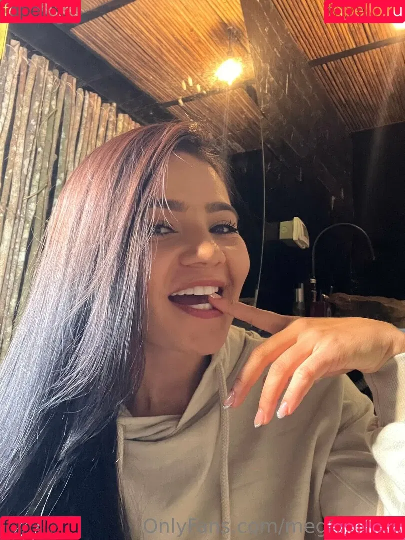 megairisxxx Onlyfans Photo Gallery 