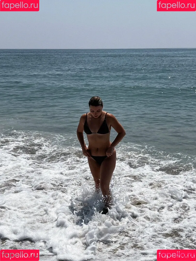 melvniely Onlyfans Photo Gallery 