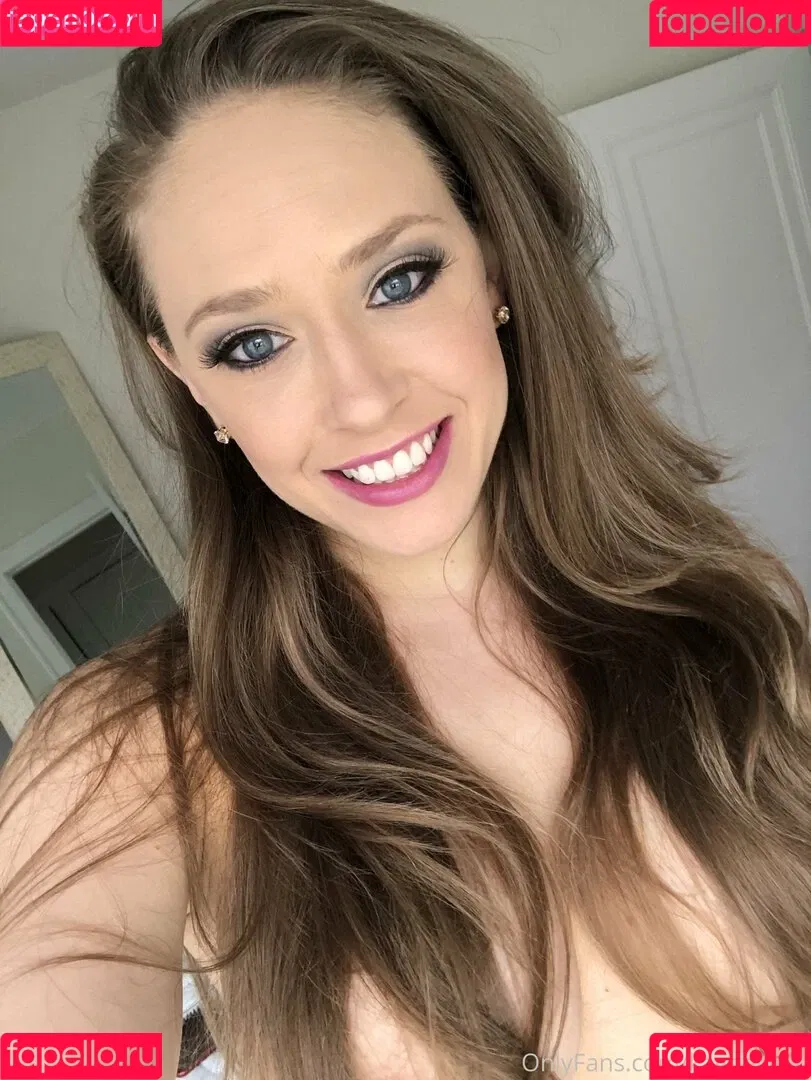 kagneylinn Onlyfans Photo Gallery 