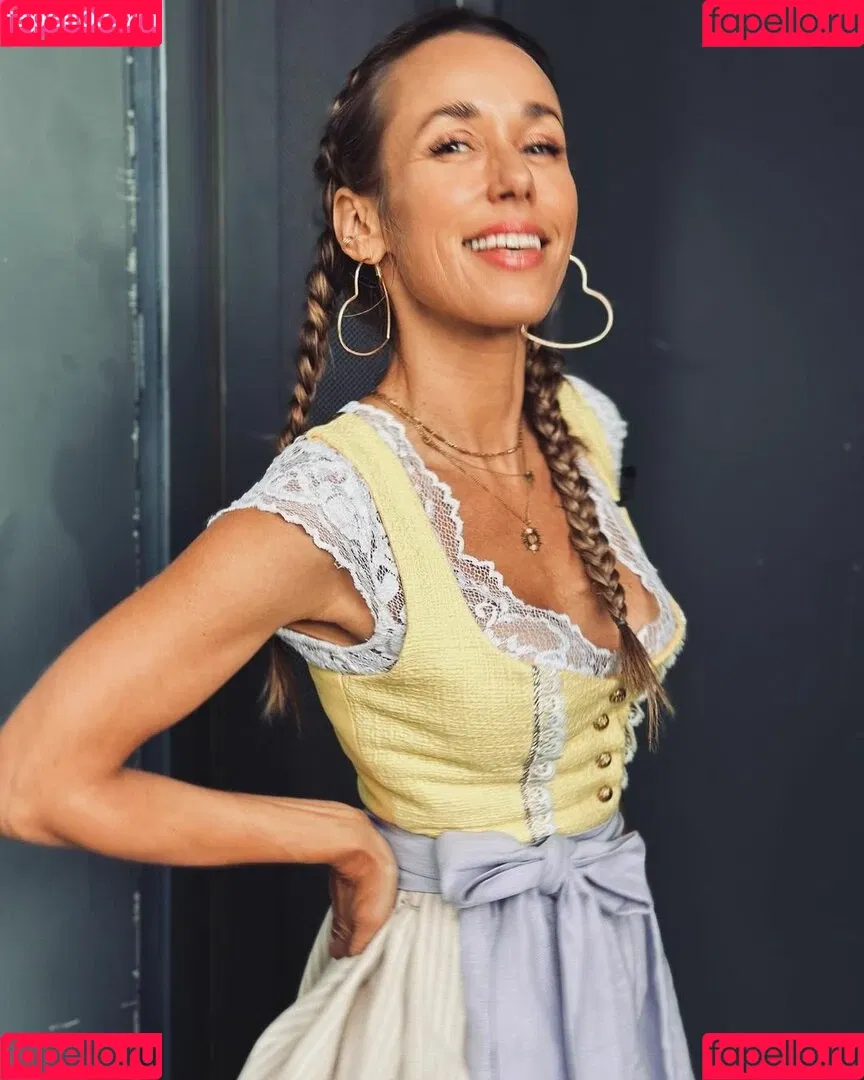 Annemarie Carpendale Onlyfans Photo Gallery 