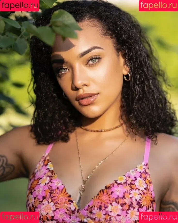 omgzadafree Onlyfans Photo Gallery 