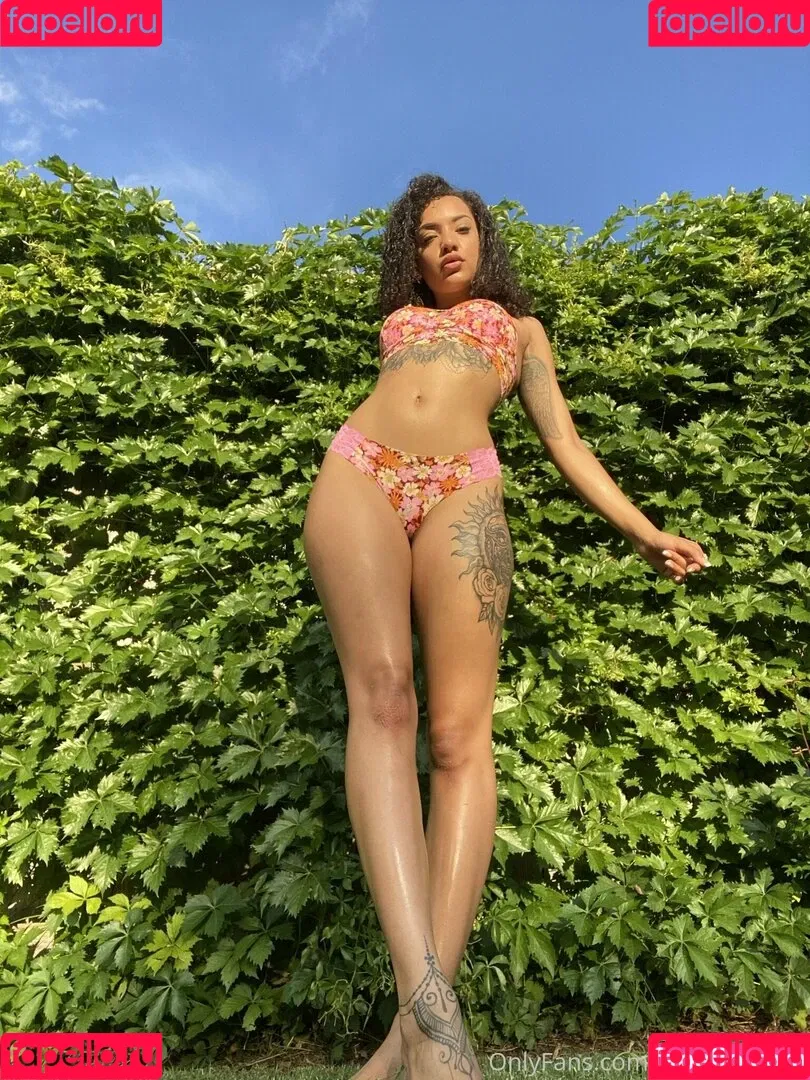 omgzadafree Onlyfans Photo Gallery 