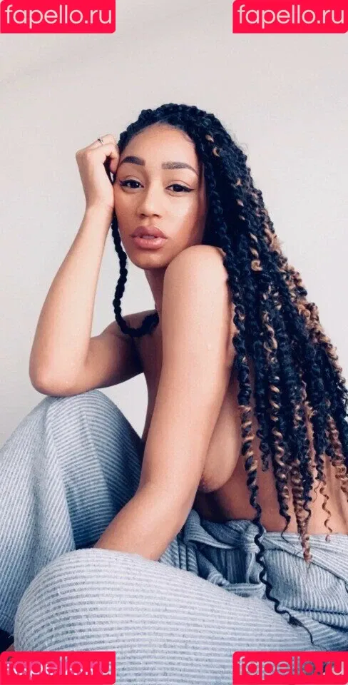 Nia Simone Onlyfans Photo Gallery 